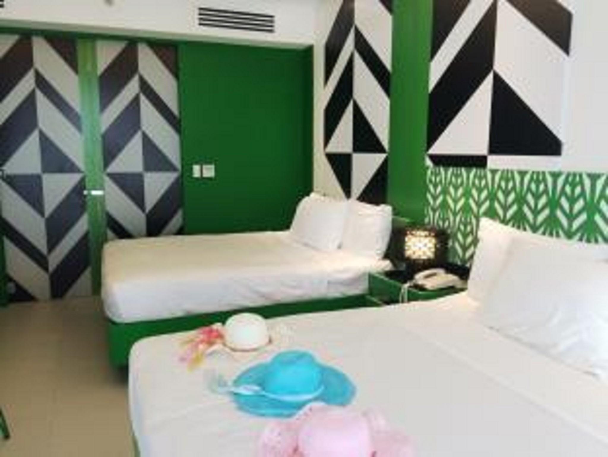 Astoria Current Hotel Manoc-Manoc Екстериор снимка