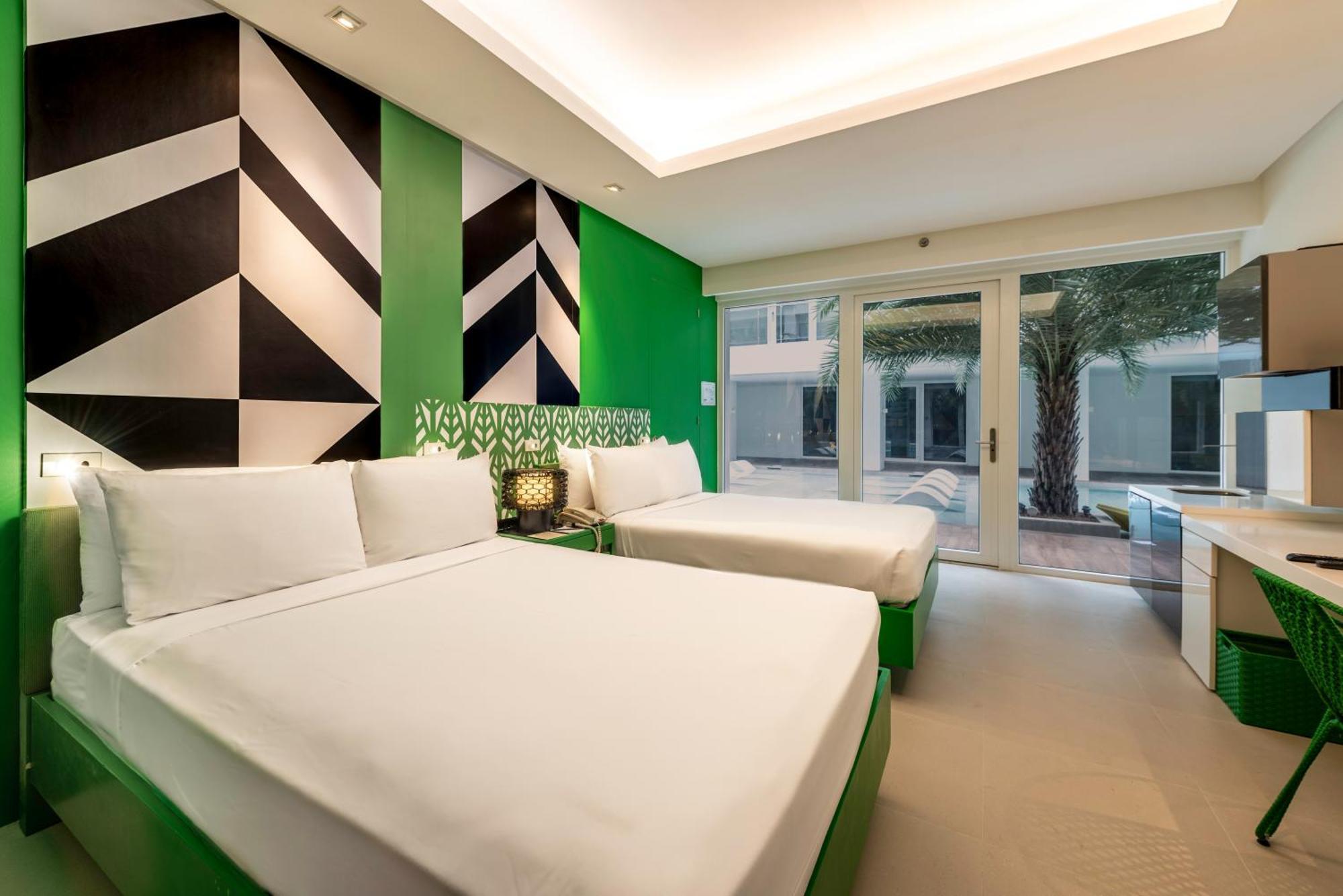Astoria Current Hotel Manoc-Manoc Екстериор снимка