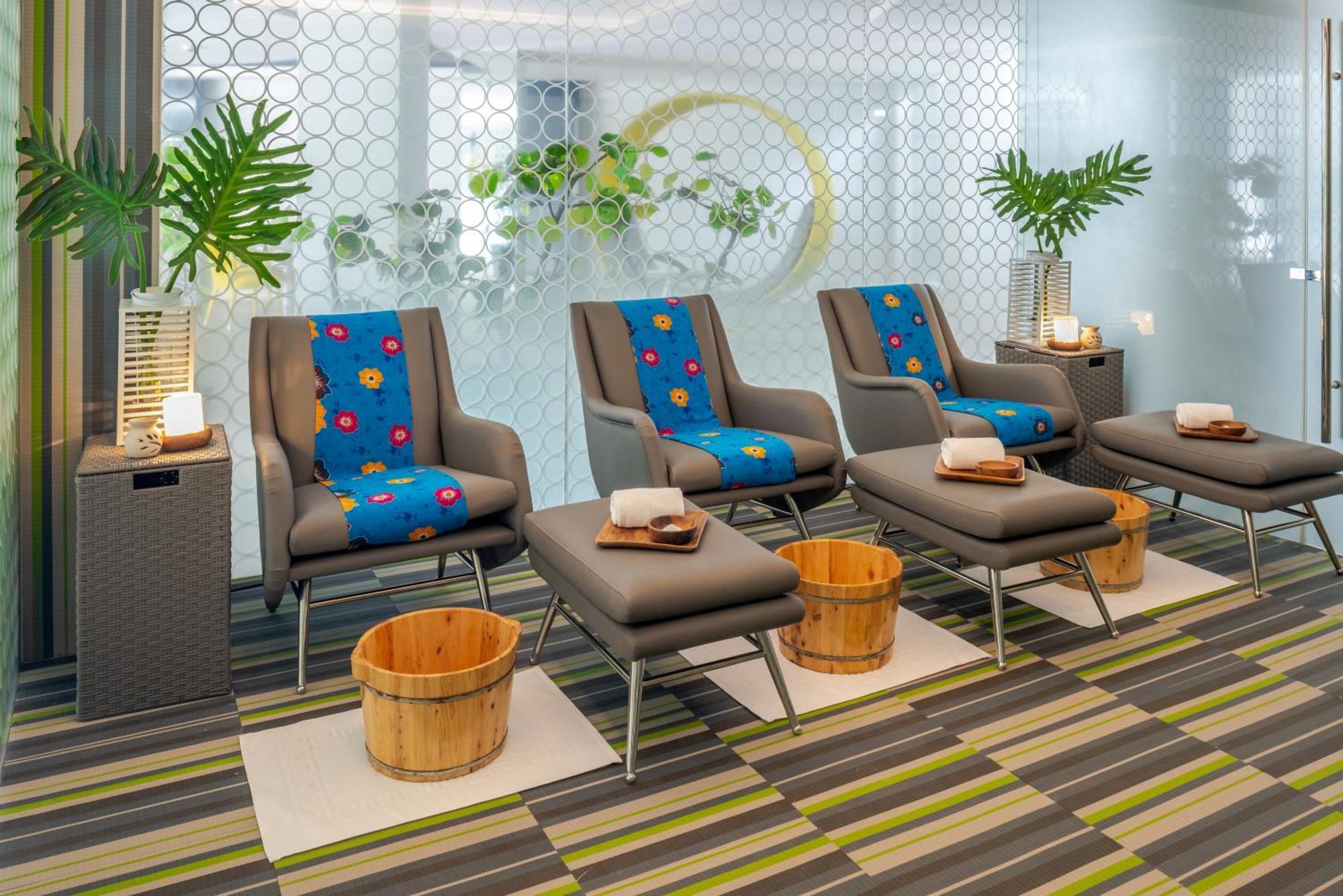 Astoria Current Hotel Manoc-Manoc Екстериор снимка