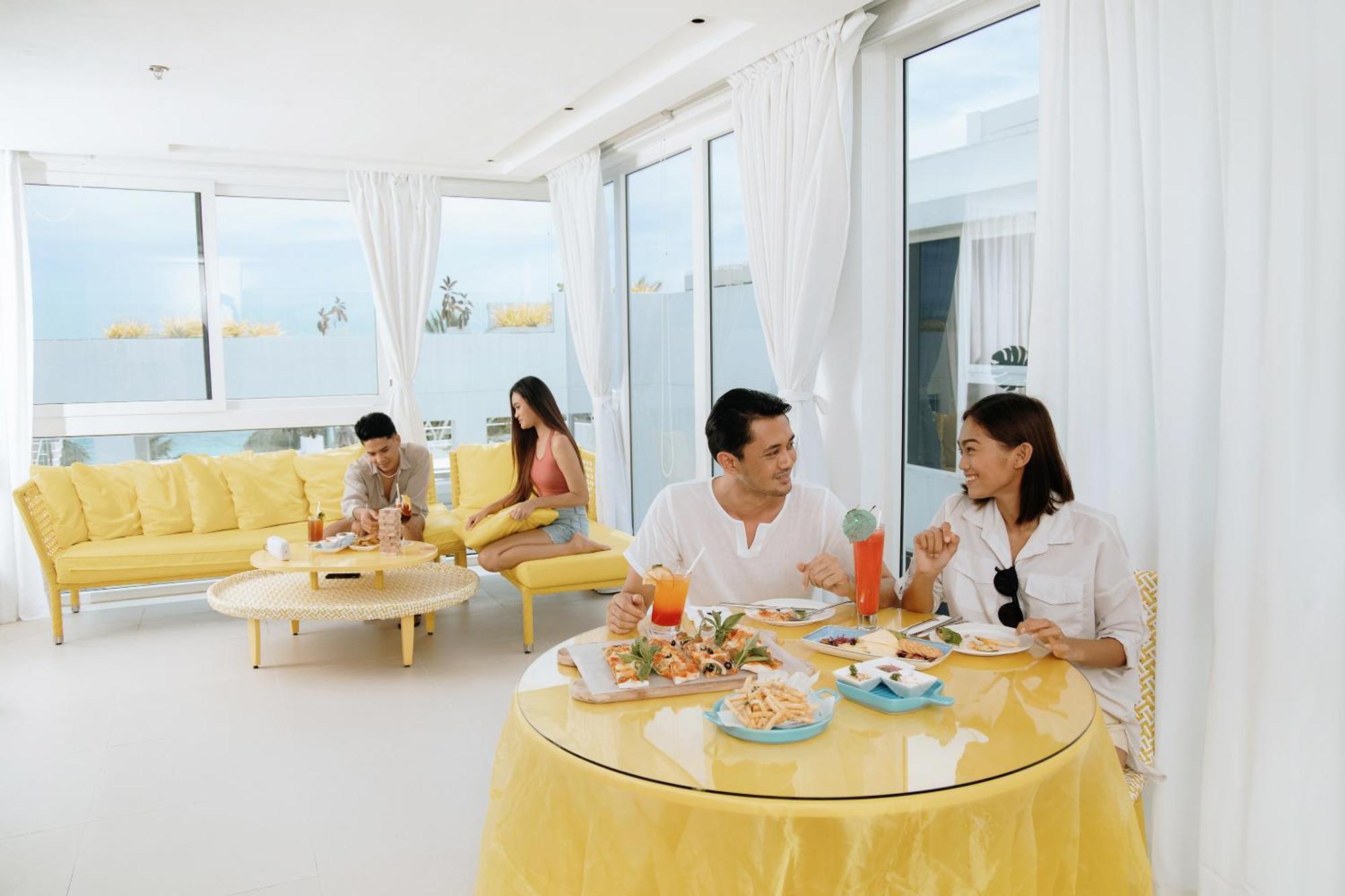 Astoria Current Hotel Manoc-Manoc Екстериор снимка