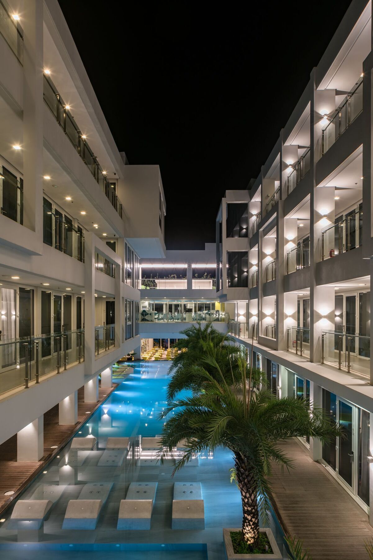 Astoria Current Hotel Manoc-Manoc Екстериор снимка